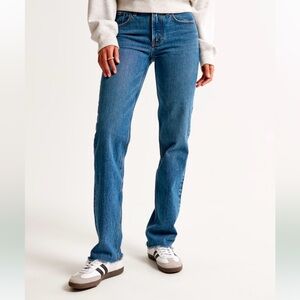 Abercrombie & Fitch Womens Mid Rise 90s Straight Jean. Size 26 Long. Dark Wash